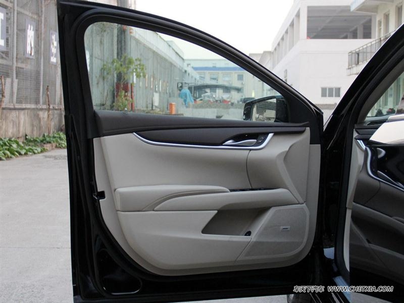 XTS XTS 2015 28T  
