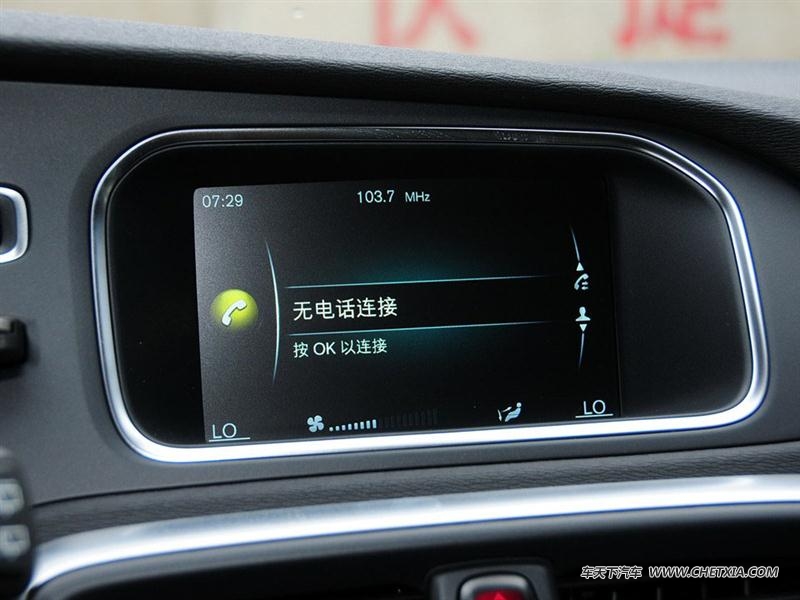 沃尔沃(进口) 沃尔沃V40 沃尔沃V40 2015款 1.6T 智雅个性运动版 中控方向盘