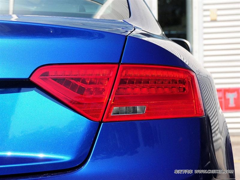 µ() µRS 5 µRS 5 2014 RS 5 Coupe ر װ