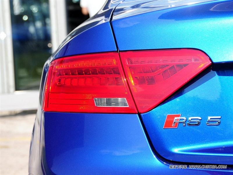µ() µRS 5 µRS 5 2014 RS 5 Coupe ر װ